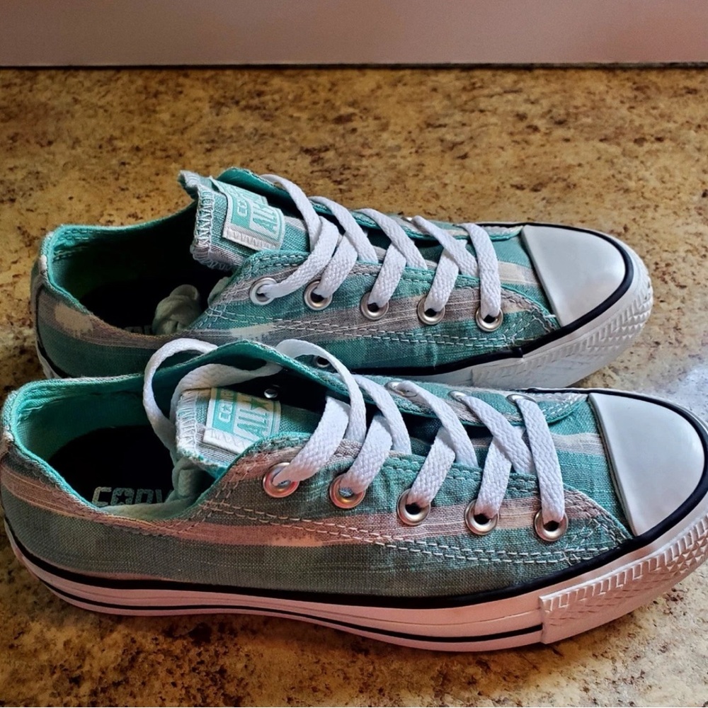 Converse All Star low top canvas Aqua-grey stripe & polka dot pattern Women's 6